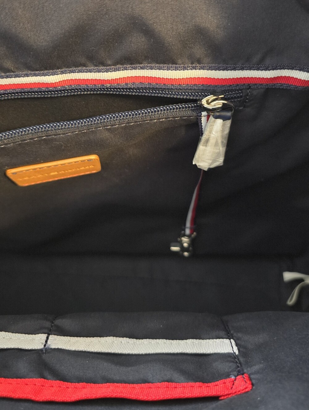 Tommy Hilfiger Skylar Tote Shoulder Bag with White Diagonal Logo Stripe - NWOT - Picture 5 of 6